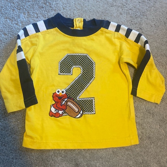 Elmo Boys Size 18 Months Football Long Sleeve Shirt Sesame Street - Picture 1 of 10